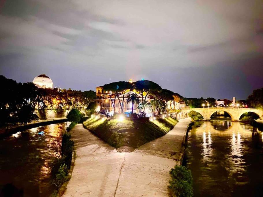 Vacanze Romane Al Portico D'Ottavia Bagian luar foto